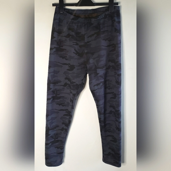 Cozy lined thermals w super soft and fuzzy lining black and gray camo - Picture 7 of 9